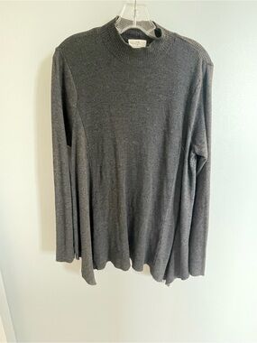t.la Women’s Charcoal Ribbed Crewneck Sweater